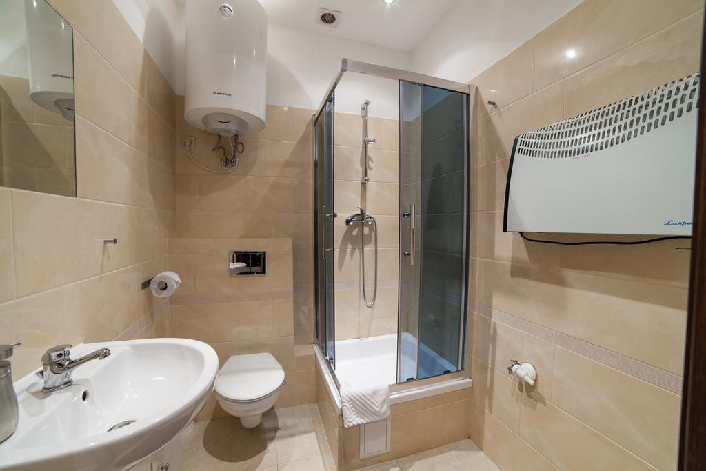 Place 4 You Apartments Краков Номер фото